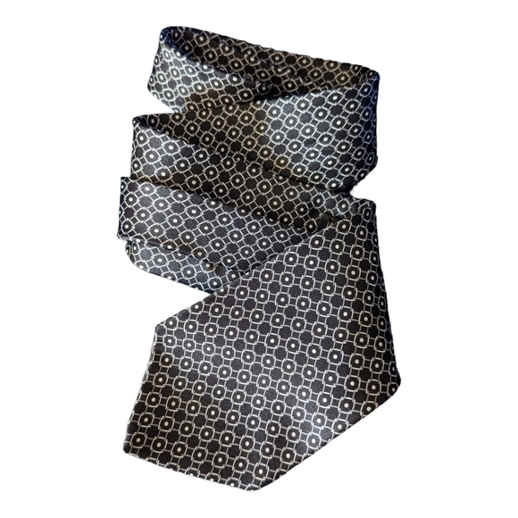 Zylos George Machado 100% Imported Silk Necktie Black and Cream - Picture 8 of 8